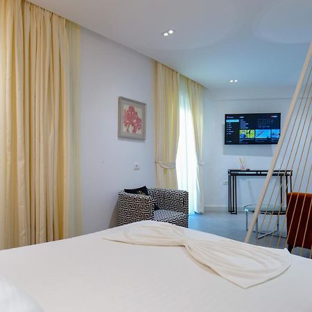 Blue Boutique Hotel Dhërmi エクステリア 写真
