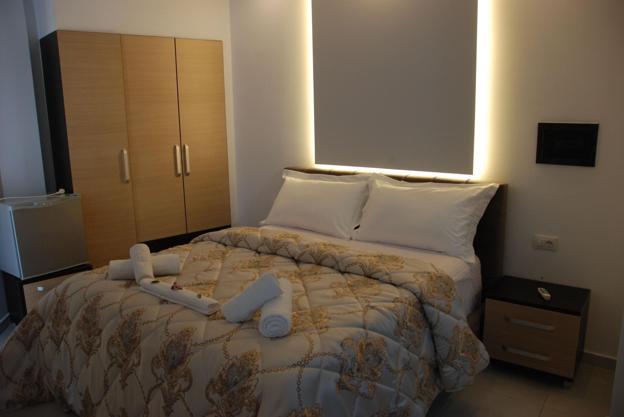 Blue Boutique Hotel Dhërmi エクステリア 写真