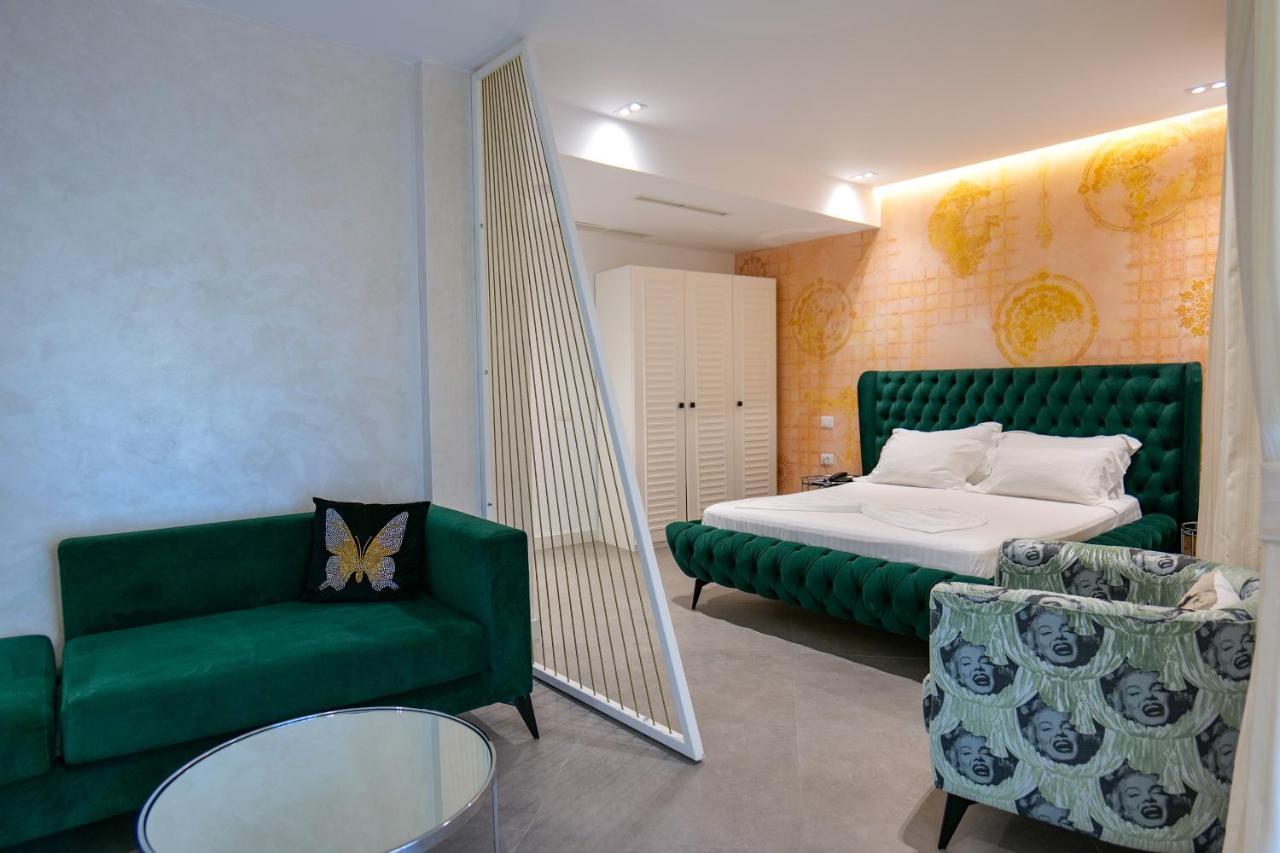 Blue Boutique Hotel Dhërmi エクステリア 写真