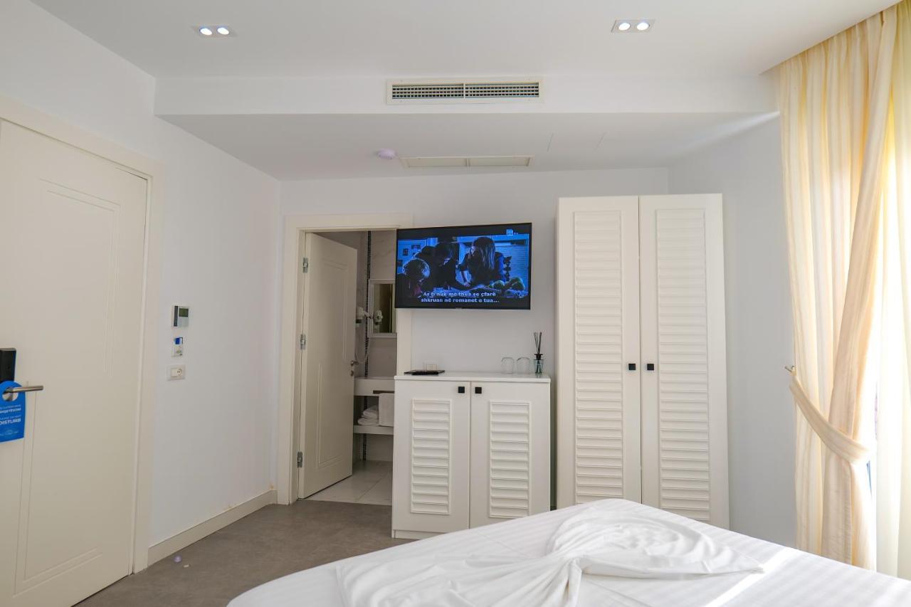 Blue Boutique Hotel Dhërmi エクステリア 写真